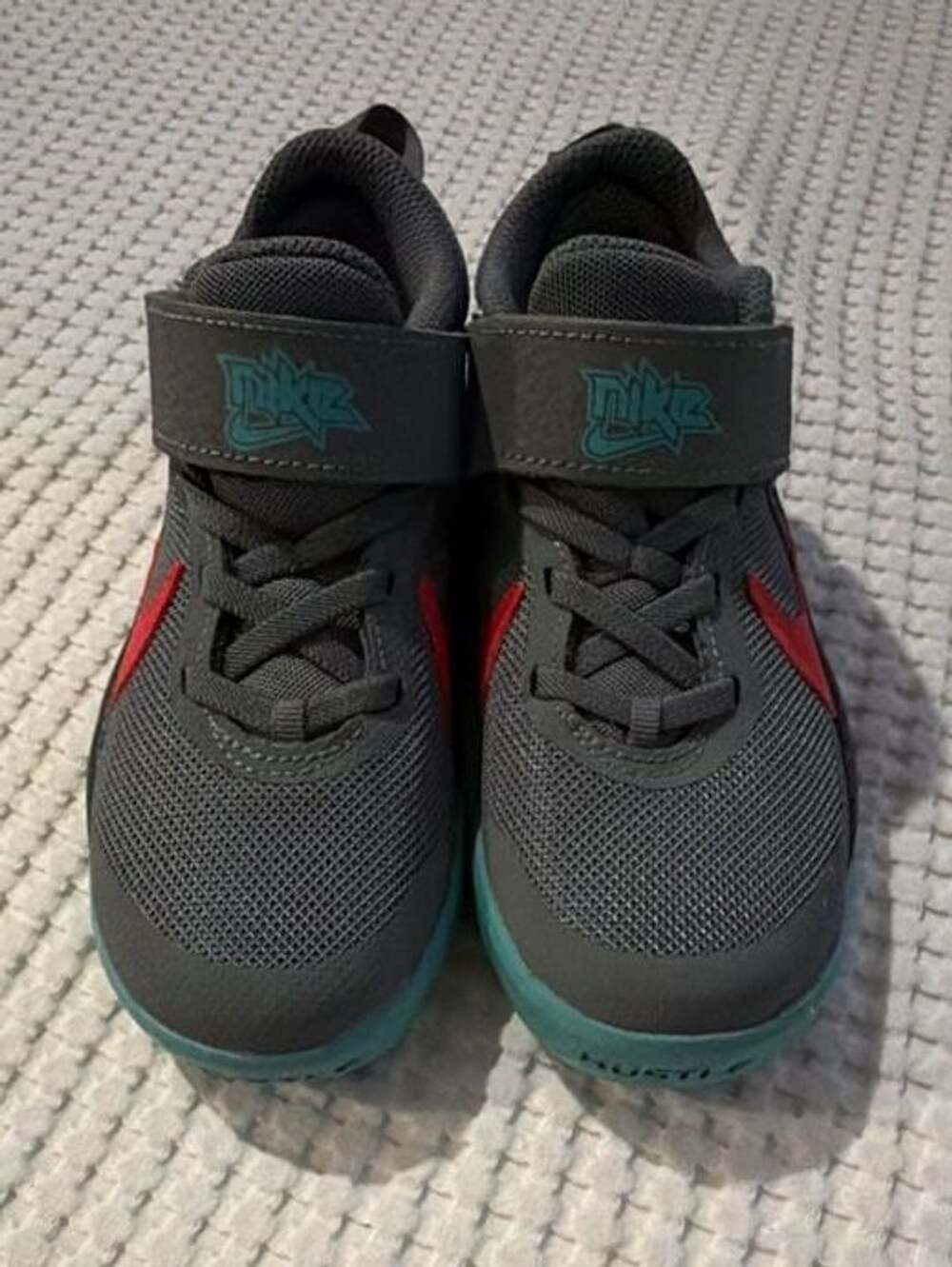 Nike Team Hustle D10 Size 12C Grey Teal Siren Red